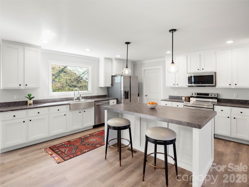 502 & 512 Hutch Mountain Road, Fletcher, NC 28732