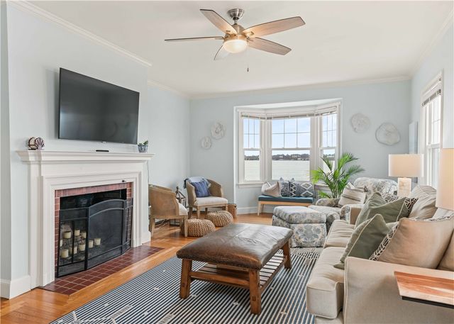 112 Esplanade, Middletown, RI 02842