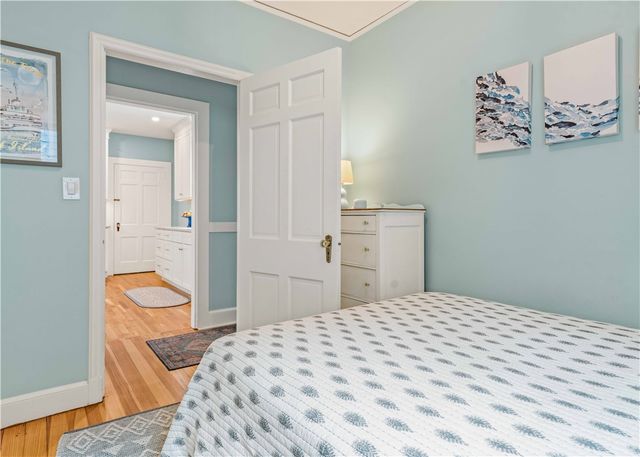 112 Esplanade, Middletown, RI 02842