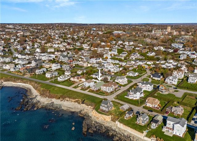 112 Esplanade, Middletown, RI 02842