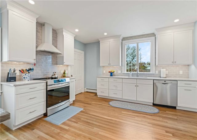 112 Esplanade, Middletown, RI 02842