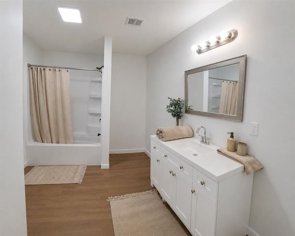 412 4th Avenue, Three Rivers, MI 49093