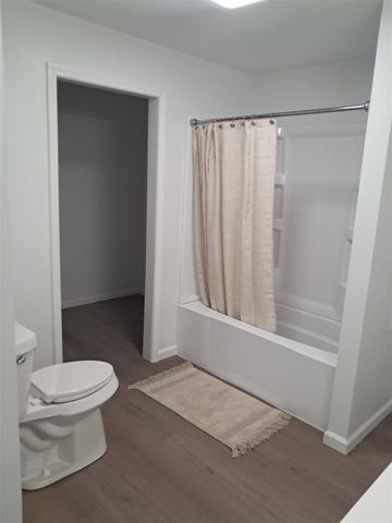 412 4th Avenue, Three Rivers, MI 49093