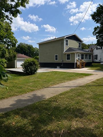 412 4th Avenue, Three Rivers, MI 49093