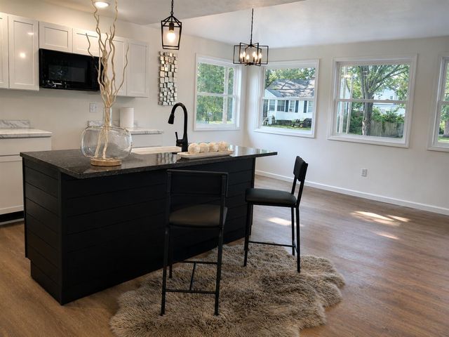 412 4th Avenue, Three Rivers, MI 49093