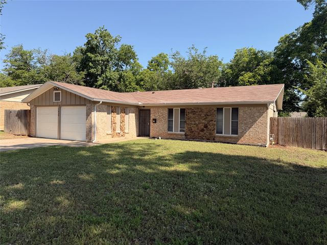 7425 Van Natta Lane, Fort Worth, TX 76112
