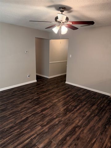 7425 Van Natta Lane, Fort Worth, TX 76112