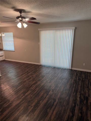 7425 Van Natta Lane, Fort Worth, TX 76112
