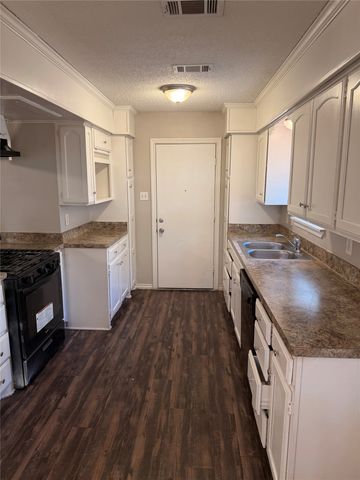 7425 Van Natta Lane, Fort Worth, TX 76112