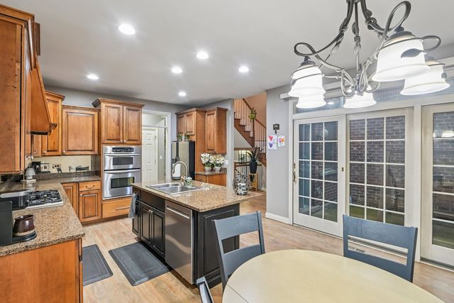 343 Arbor Glen Boulevard, Schaumburg, IL 60195
