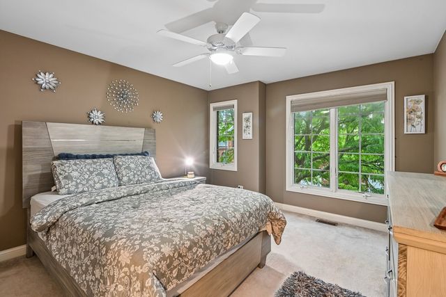 343 Arbor Glen Boulevard, Schaumburg, IL 60195