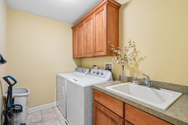 343 Arbor Glen Boulevard, Schaumburg, IL 60195