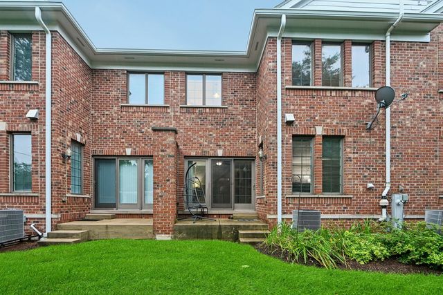 343 Arbor Glen Boulevard, Schaumburg, IL 60195