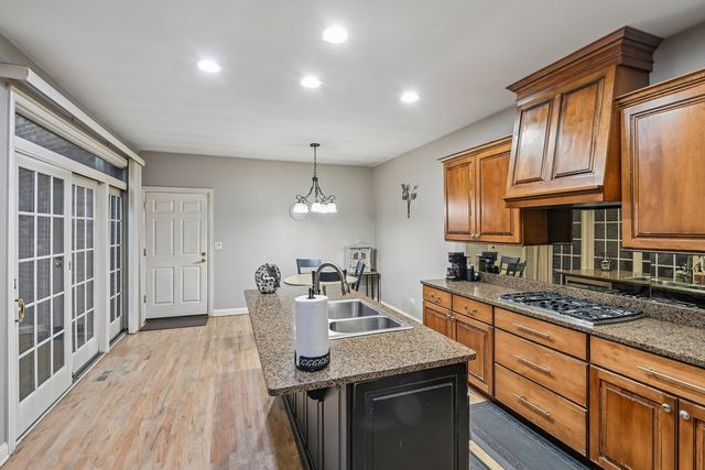 343 Arbor Glen Boulevard, Schaumburg, IL 60195