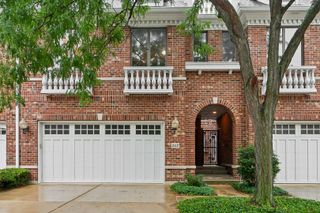 343 Arbor Glen Boulevard, Schaumburg, IL 60195