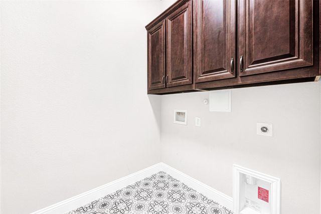 325 Cherbury Grove, Greenville, TX 75401