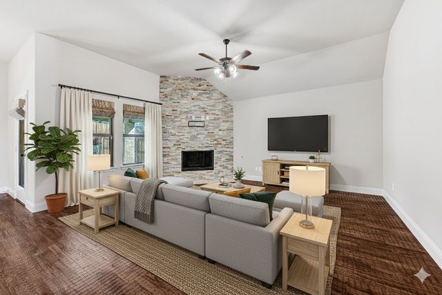 325 Cherbury Grove, Greenville, TX 75401