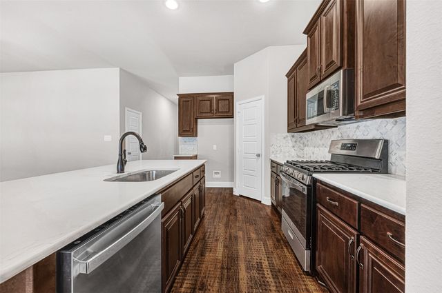 325 Cherbury Grove, Greenville, TX 75401