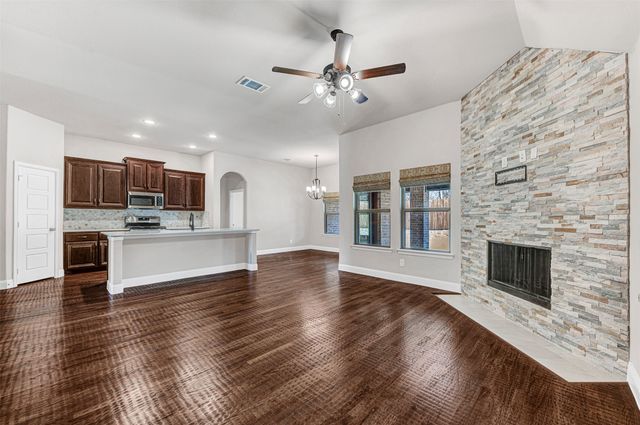 325 Cherbury Grove, Greenville, TX 75401