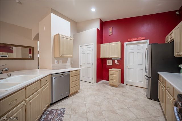 7012 Wild Wave Drive, Las Vegas, NV 89131