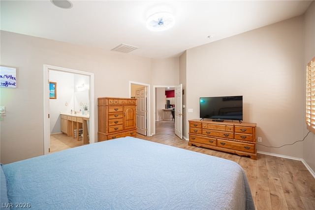 7012 Wild Wave Drive, Las Vegas, NV 89131