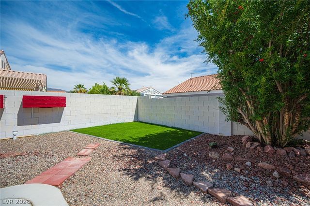 7012 Wild Wave Drive, Las Vegas, NV 89131