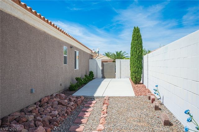 7012 Wild Wave Drive, Las Vegas, NV 89131