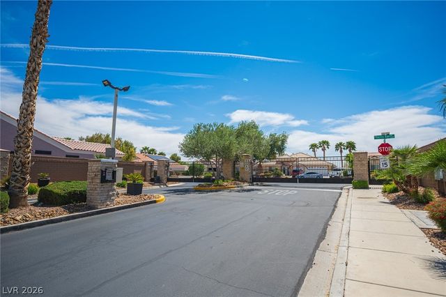 7012 Wild Wave Drive, Las Vegas, NV 89131