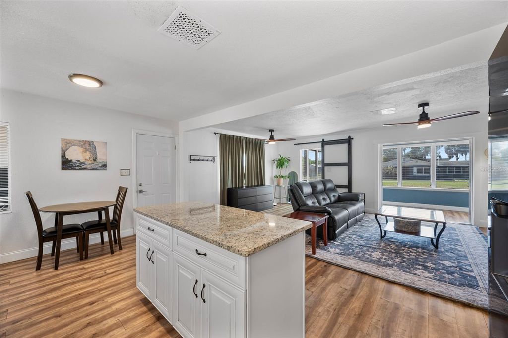 Image 14 of property listing at 1308 GILLIAM DRIVE, Auburndale, FL 33823