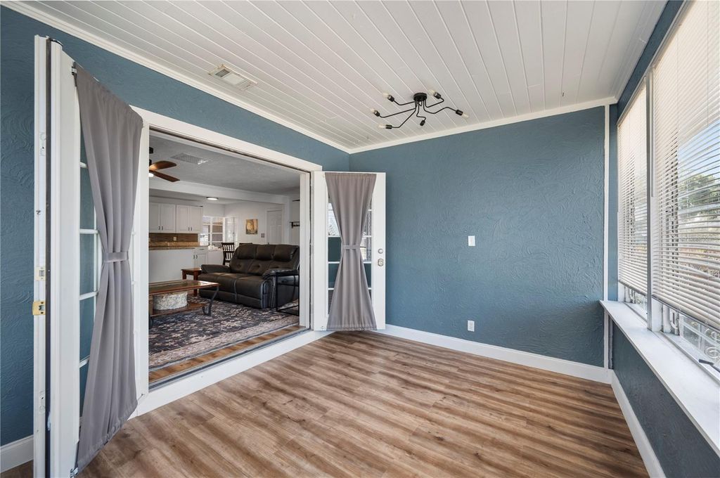 Image 19 of property listing at 1308 GILLIAM DRIVE, Auburndale, FL 33823