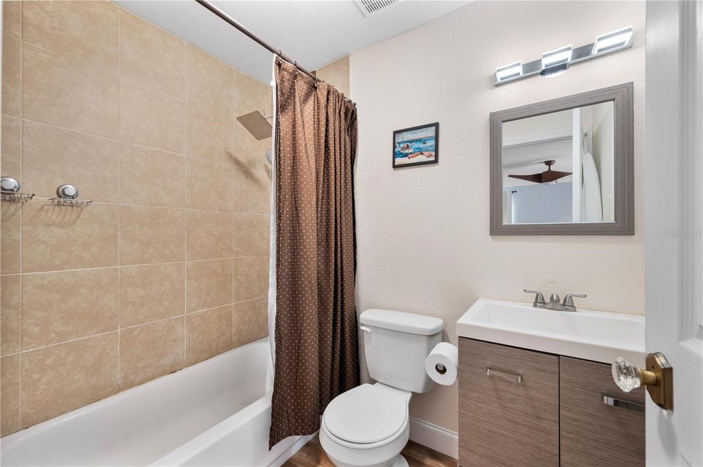 Image 28 of property listing at 1308 GILLIAM DRIVE, Auburndale, FL 33823