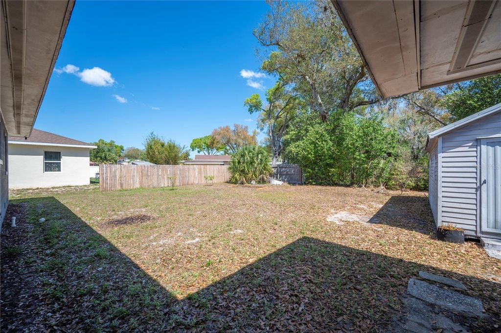 Image 29 of property listing at 1308 GILLIAM DRIVE, Auburndale, FL 33823