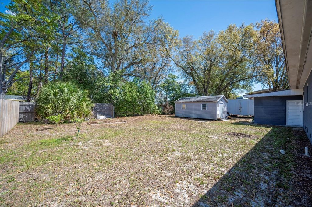 Image 30 of property listing at 1308 GILLIAM DRIVE, Auburndale, FL 33823