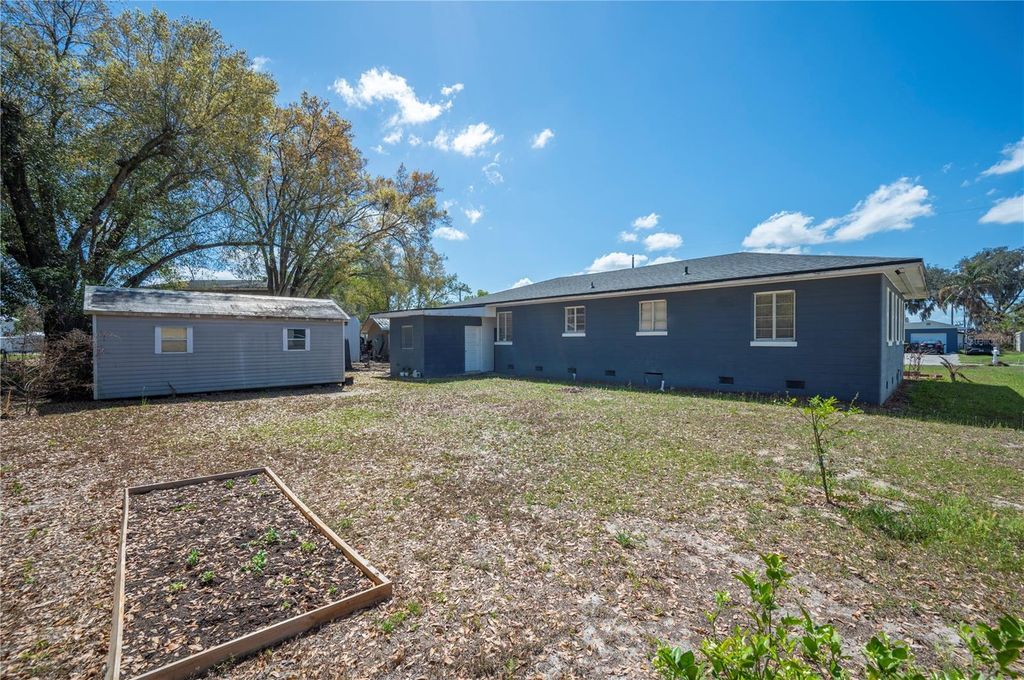 Image 31 of property listing at 1308 GILLIAM DRIVE, Auburndale, FL 33823