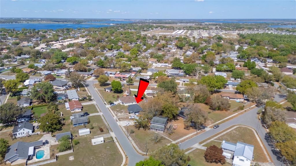 Image 44 of property listing at 1308 GILLIAM DRIVE, Auburndale, FL 33823