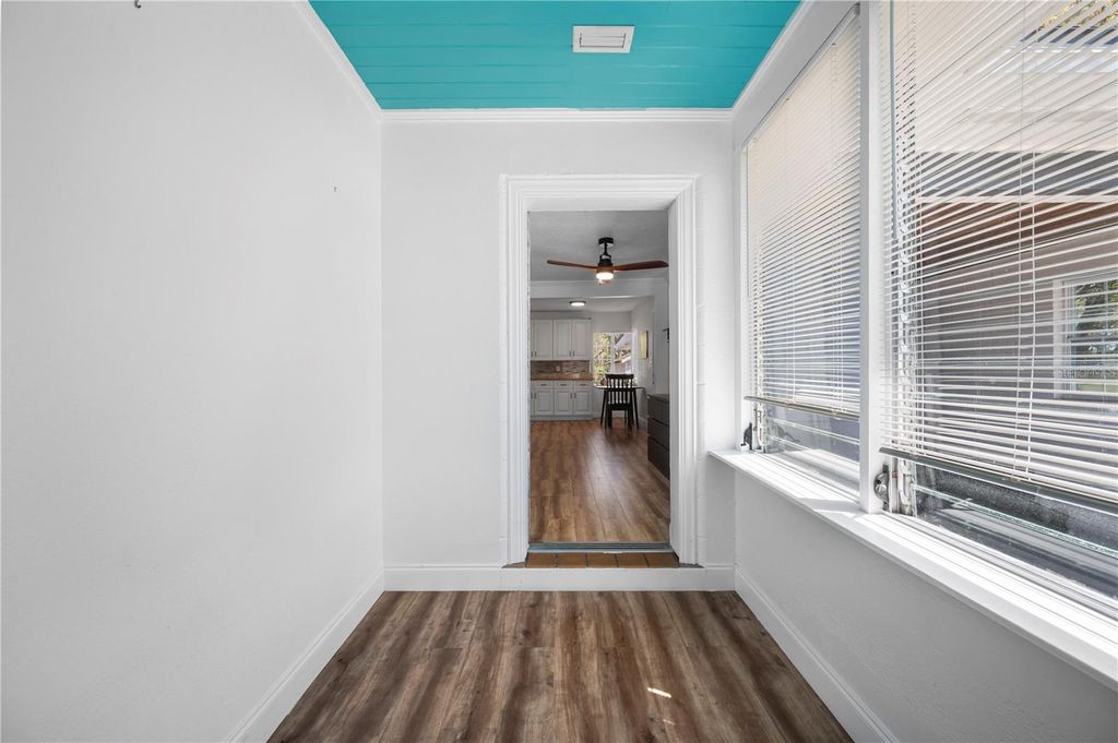 Image 6 of property listing at 1308 GILLIAM DRIVE, Auburndale, FL 33823