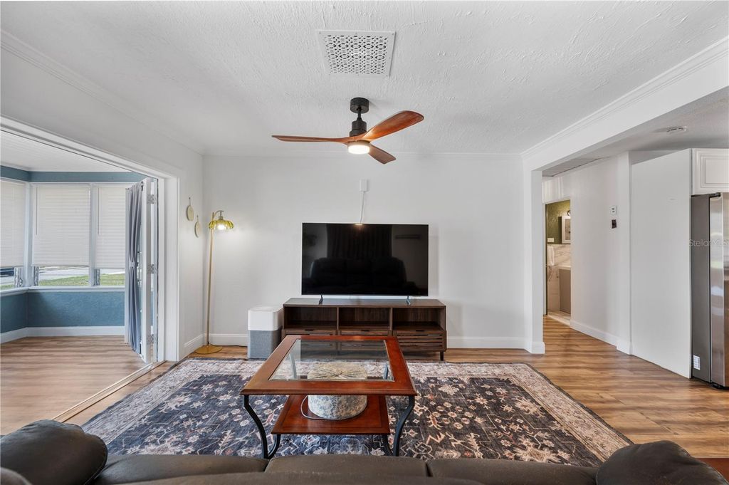 Image 9 of property listing at 1308 GILLIAM DRIVE, Auburndale, FL 33823