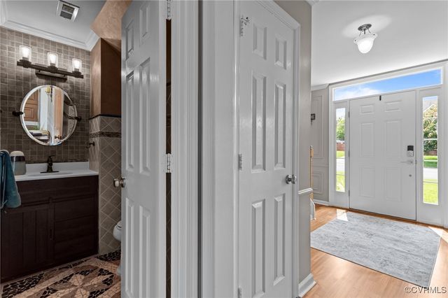 1716 First Colonial Ct, Richmond, VA 23231
