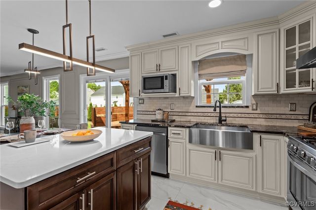 1716 First Colonial Ct, Richmond, VA 23231