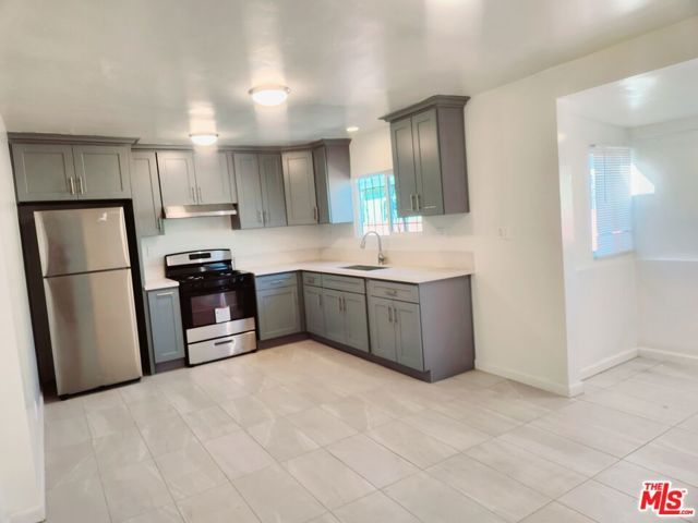 1241 E 80th Street, Los Angeles, CA 90001