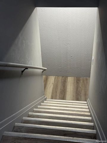 7490 S Brynmawr Court, West Bloomfield, MI 48322