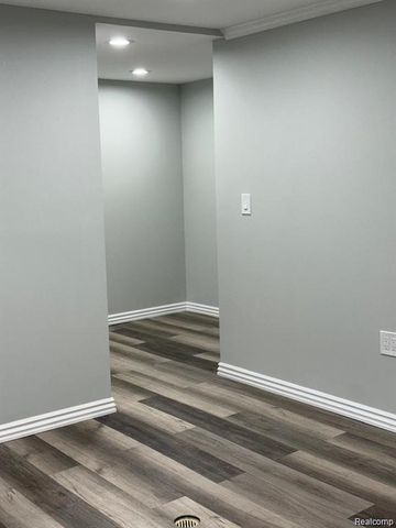 7490 S Brynmawr Court, West Bloomfield, MI 48322