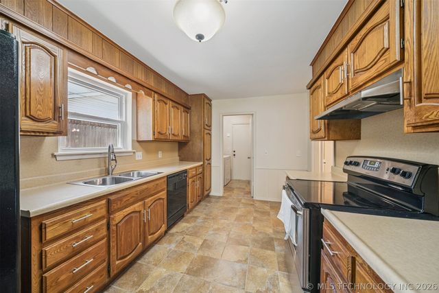 5732 E 64th Street, Tulsa, OK 74136