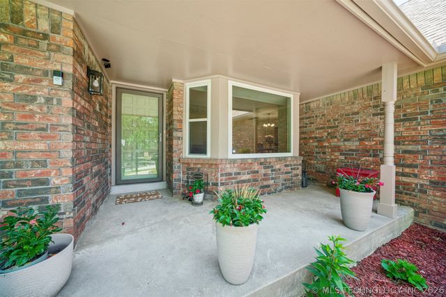 5732 E 64th Street, Tulsa, OK 74136