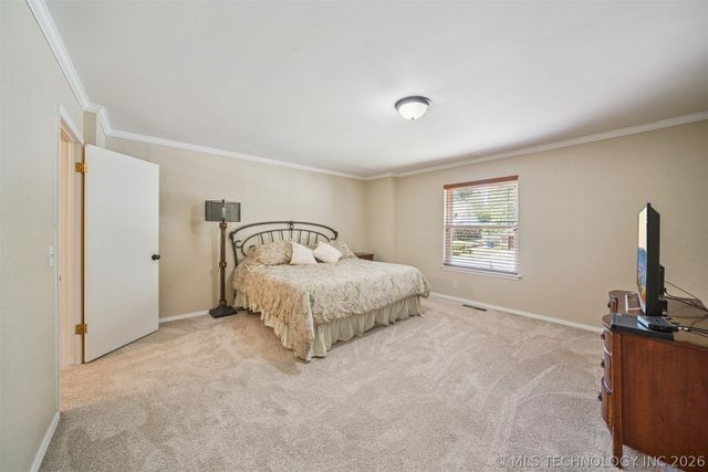 5732 E 64th Street, Tulsa, OK 74136