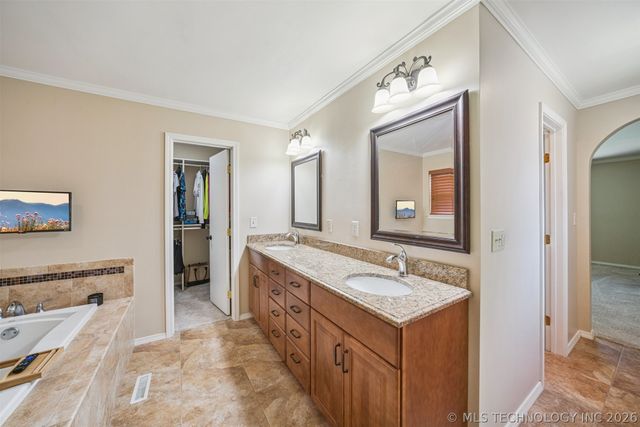 5732 E 64th Street, Tulsa, OK 74136