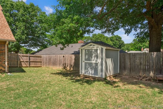 5732 E 64th Street, Tulsa, OK 74136