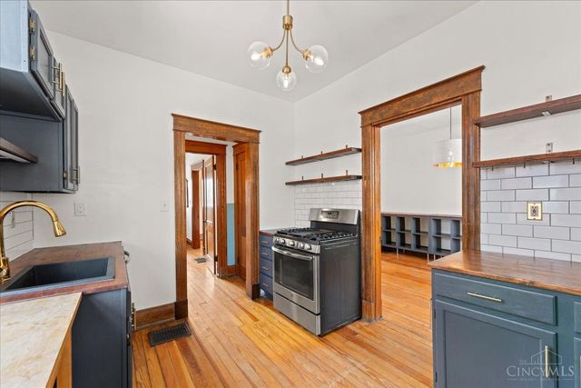 3114 Murdock Avenue, Cincinnati, OH 45205