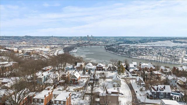 3114 Murdock Avenue, Cincinnati, OH 45205