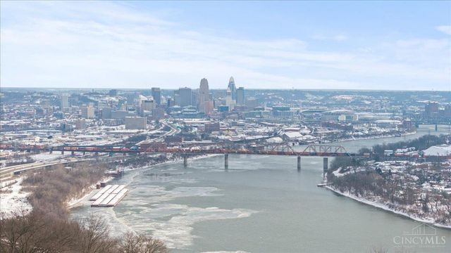 3114 Murdock Avenue, Cincinnati, OH 45205